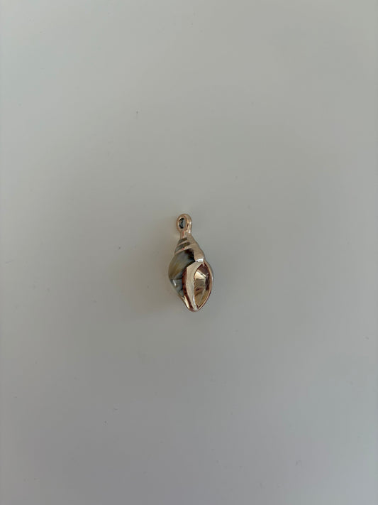 Beige seashell charm