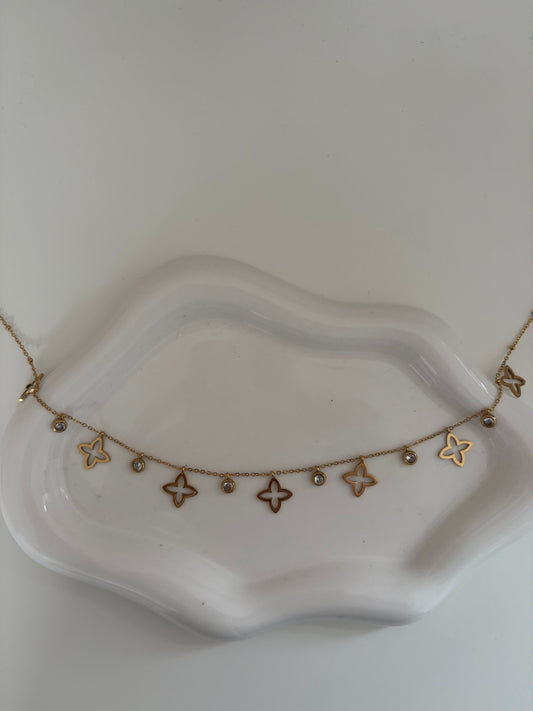 Flower and jewels chunky gold necklace