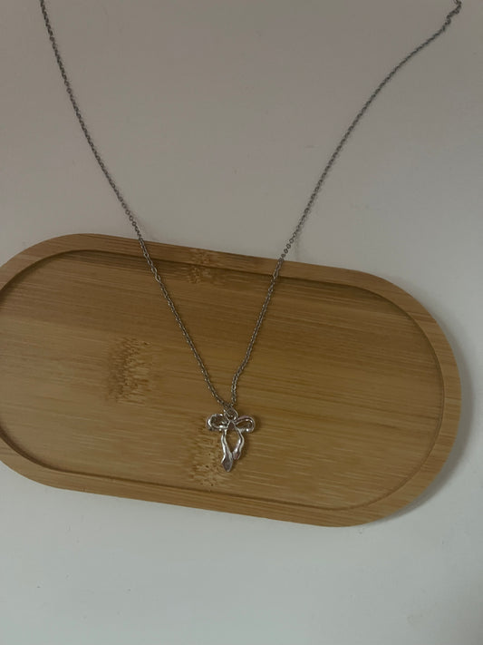 silver bow necklace